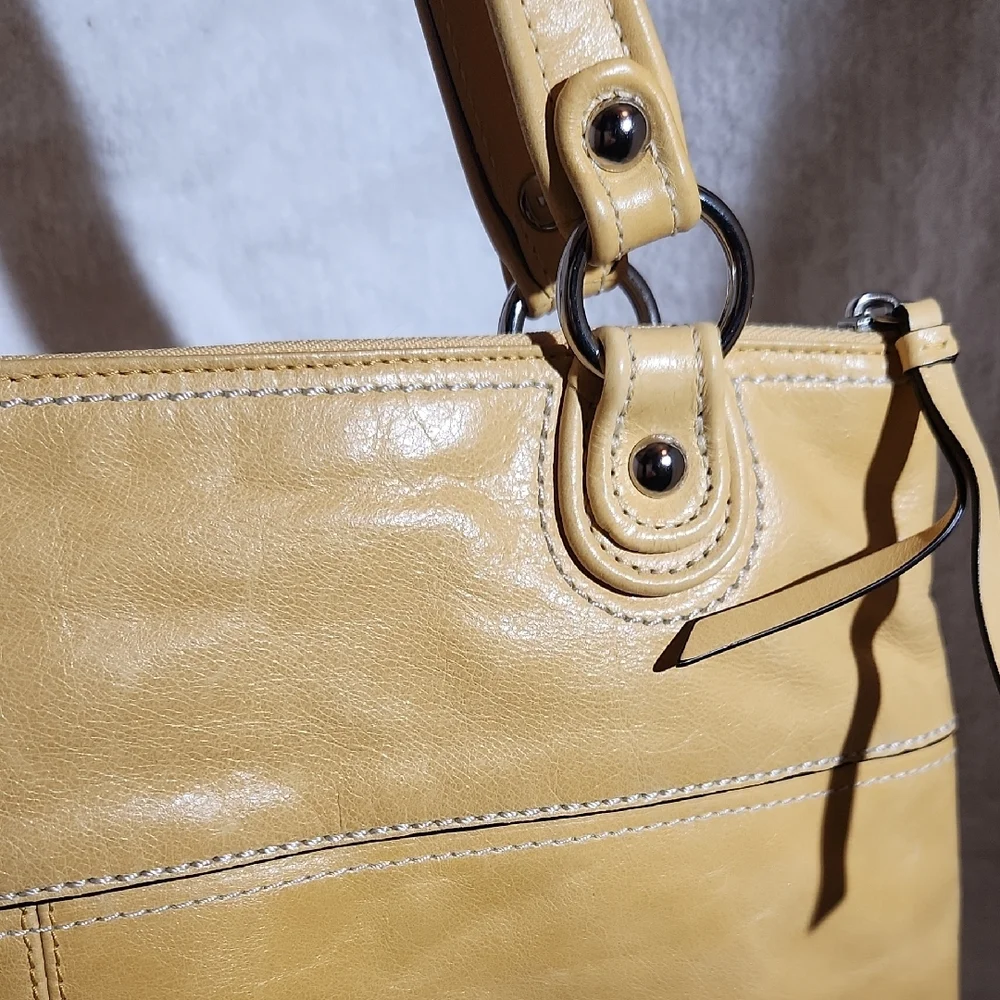 Poppy Sunflower Yellow COACH Tote Bag *EUC* - Picture 3 of 11